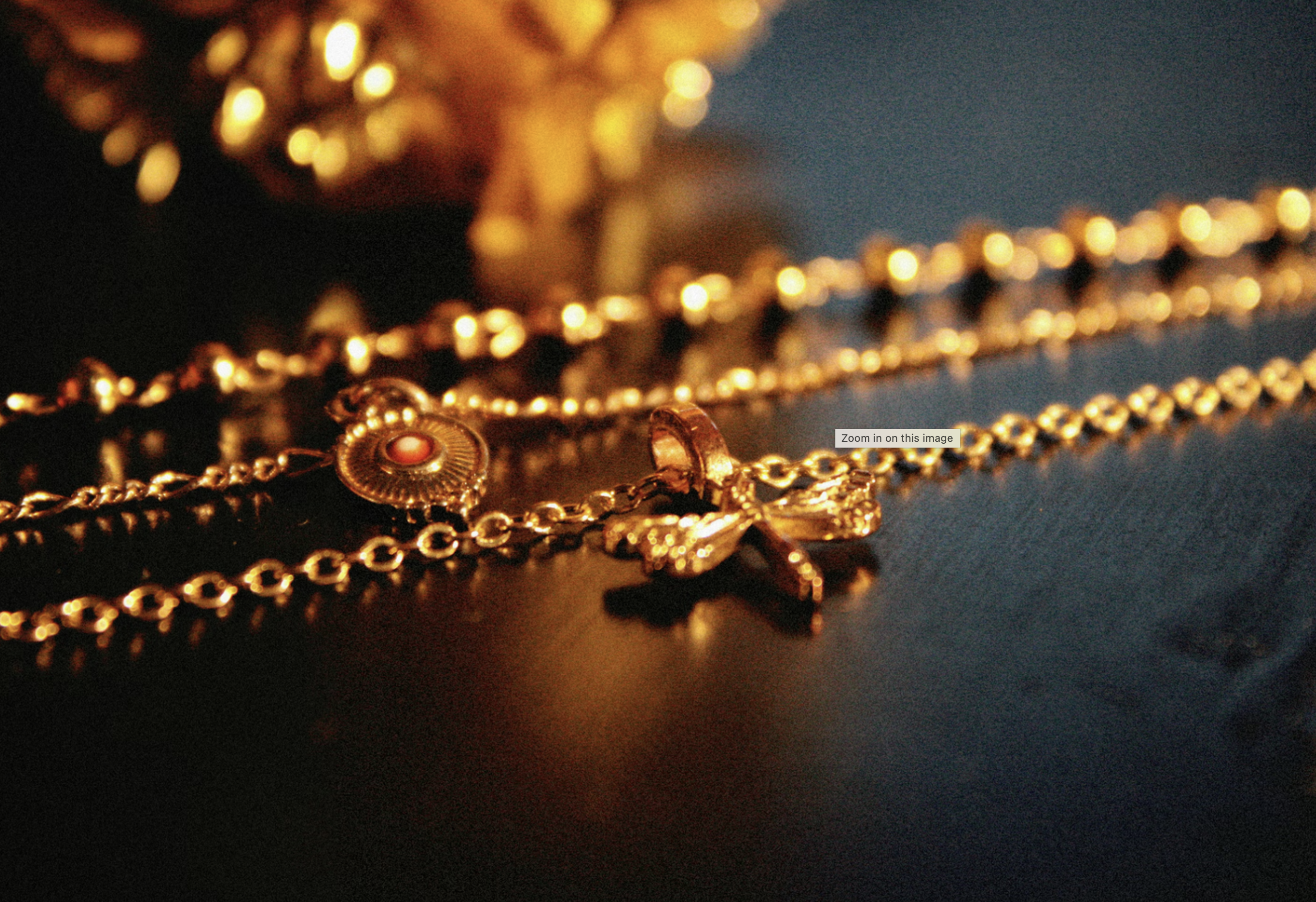 Gold jewelry and scrap pieces